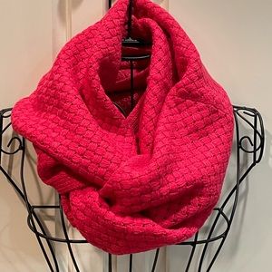 Isaac Mizrahi Hot pink color Infiniti Scarf with gift box. NEW